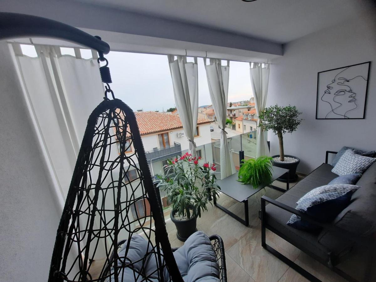 Enjoy Pula - New Apt With Terrace And Free Parking Garage Ngoại thất bức ảnh